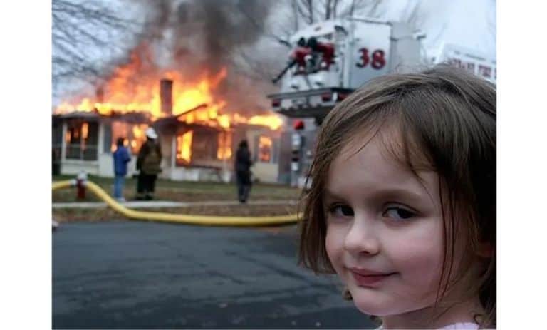 میم nft Disaster girl